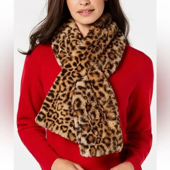 Inc International Concepts Animal Print Faux Fur Pull-Through Scarf, NWT🌺 - Picture 2 of 5